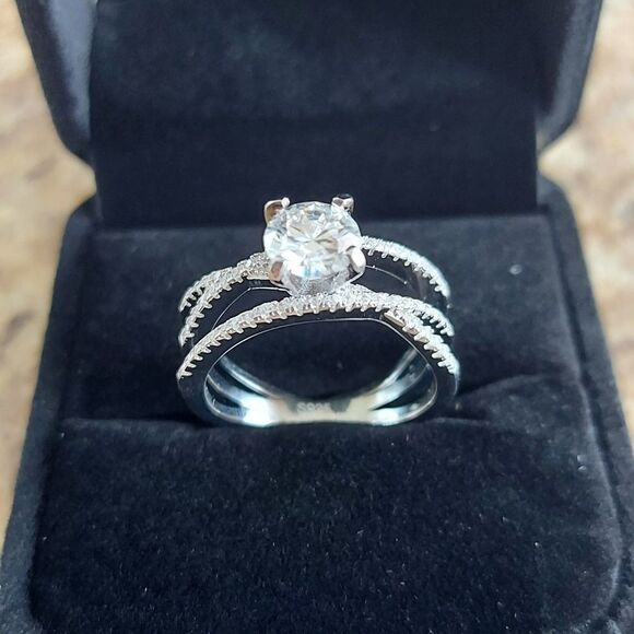 1 Carat Criss Cross Moissanite 925 Silver Engagement Ring - Picture 7 of 12